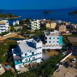 Enxhi , Ksamil Albanië